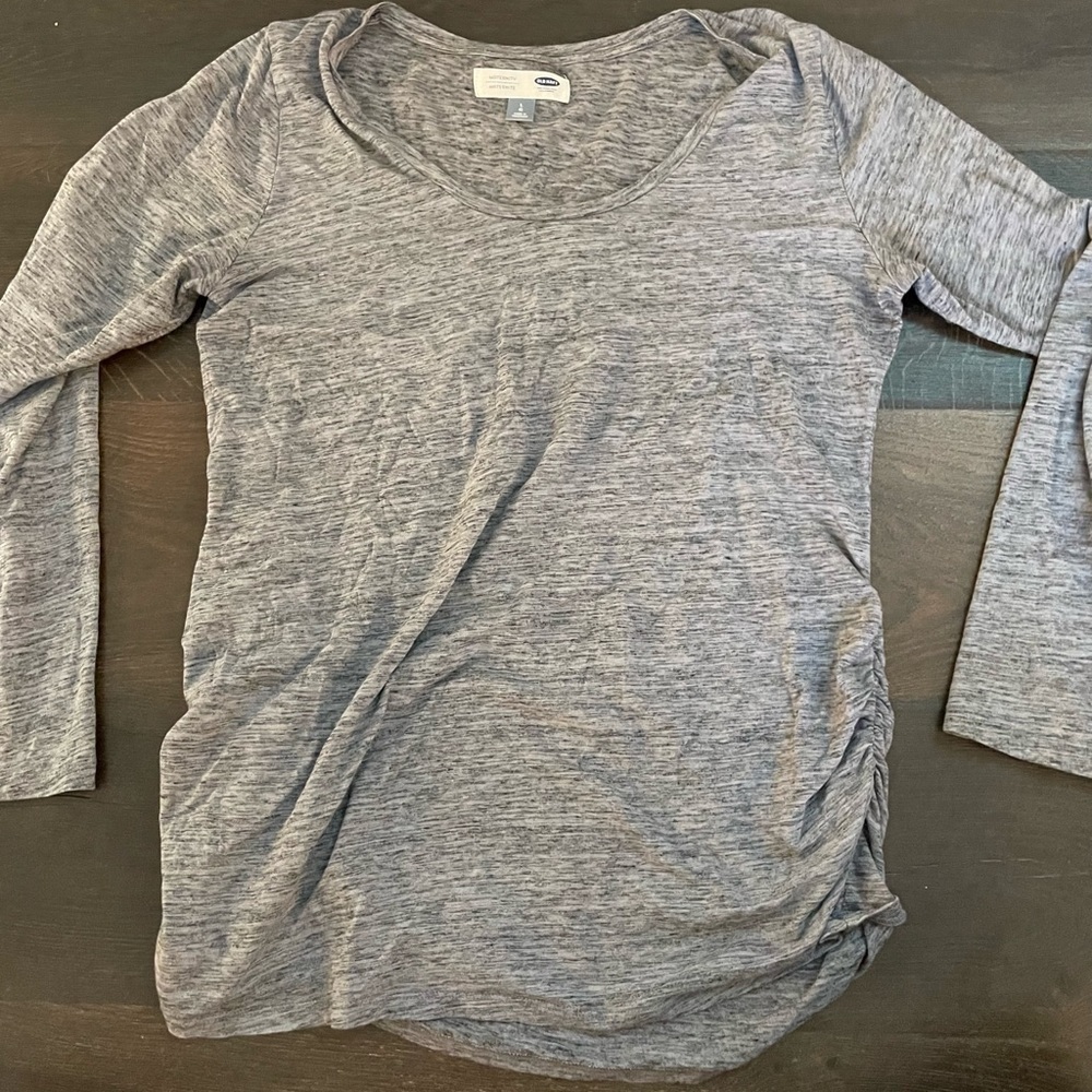 Old Navy Maternity shirt size Lg